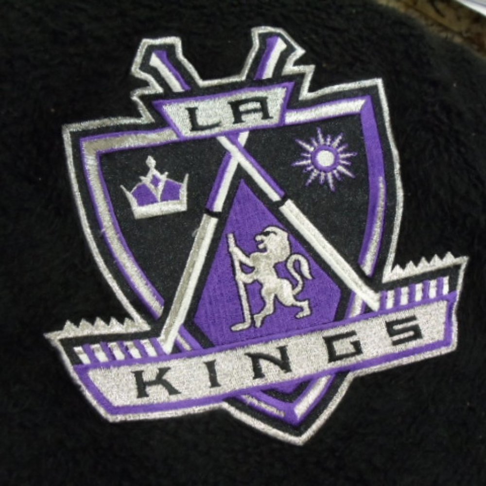 + Aurora Black Fleece LA Kings Throw Blanket (Chip)